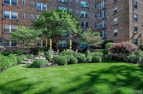 Tiny photo for 731 W Ferry #6J, Buffalo, NY 14222 (MLS # B1655275)