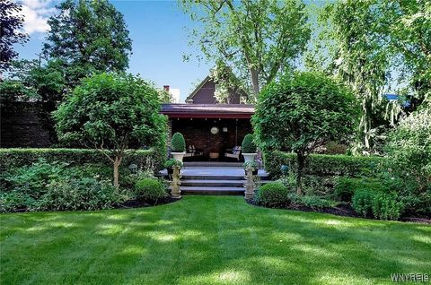 Tiny photo for 731 W Ferry #6J, Buffalo, NY 14222 (MLS # B1655275)