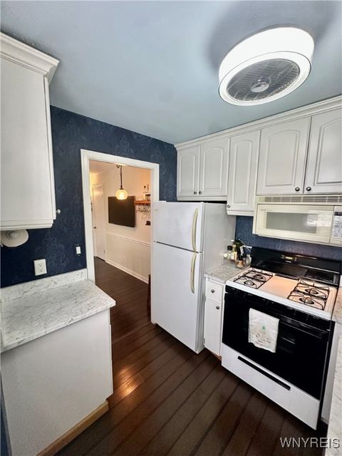 Tiny photo for 731 W Ferry #6J, Buffalo, NY 14222 (MLS # B1655275)