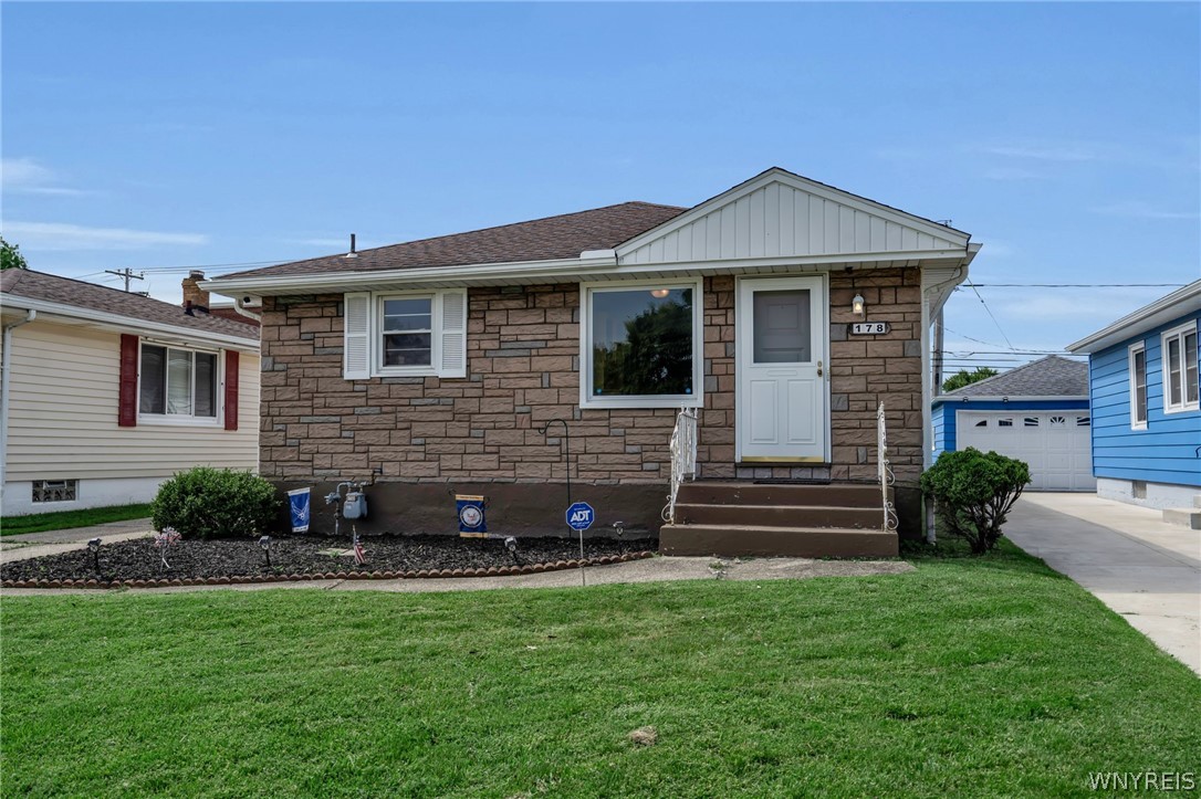 178 Oakridge Avenue
