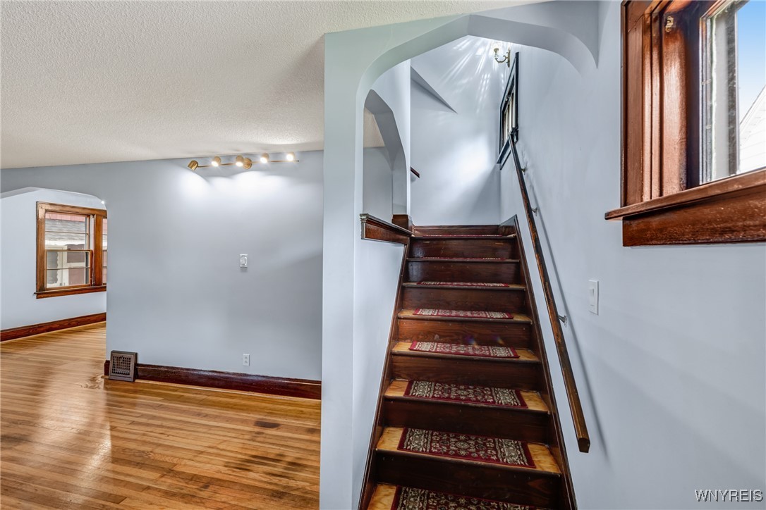 31 Saint James Road, Cheektowaga, New York image 27