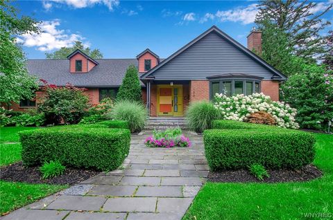 Photo of 166 Soldiers Place, Buffalo, NY 14222 (MLS # B1502562)