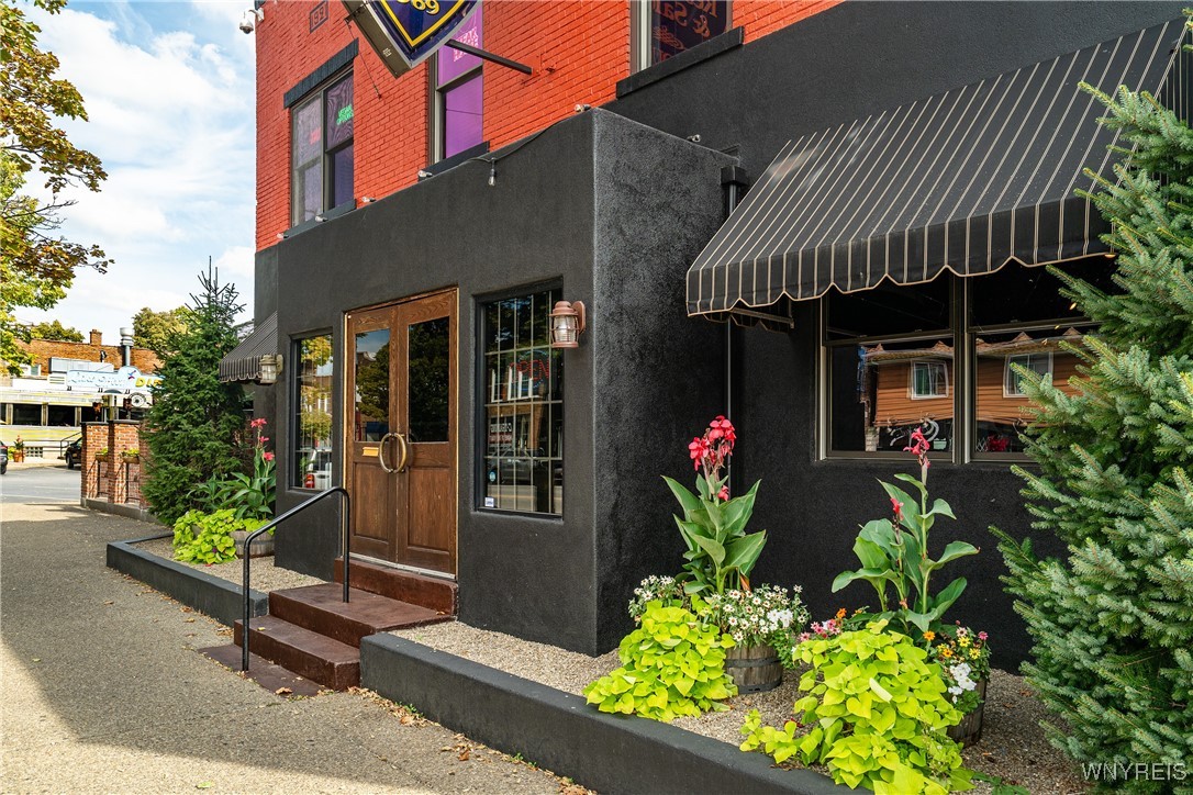 3149 Main Street