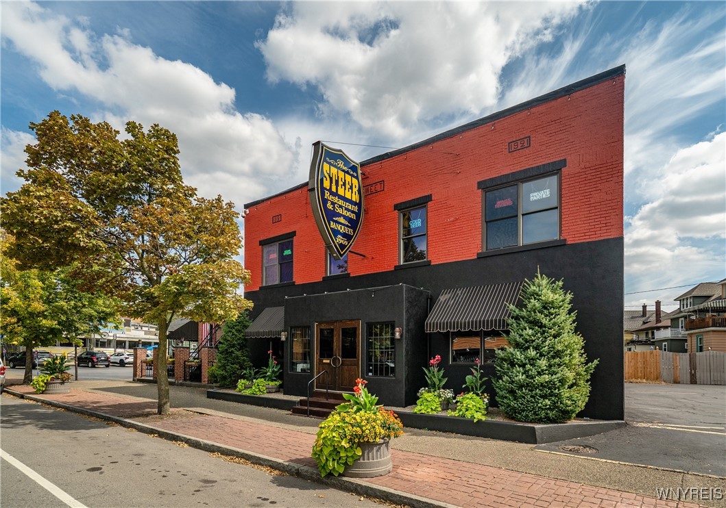 3149 Main Street