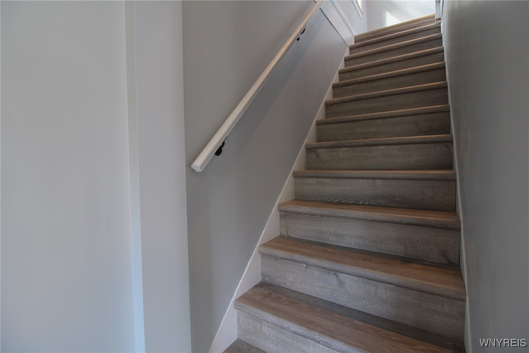 Shelby, New York 14103, United States, 4 Bedrooms Bedrooms, ,2 BathroomsBathrooms,Residential,Active,231479