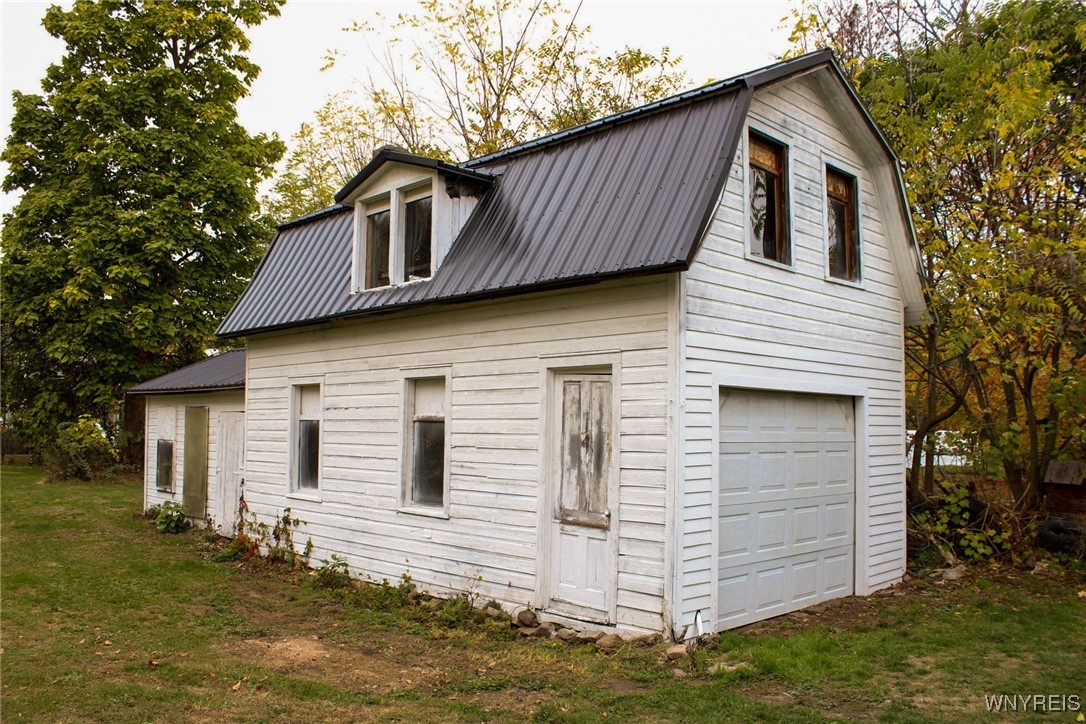 Shelby, New York 14103, United States, 4 Bedrooms Bedrooms, ,2 BathroomsBathrooms,Residential,Active,231479