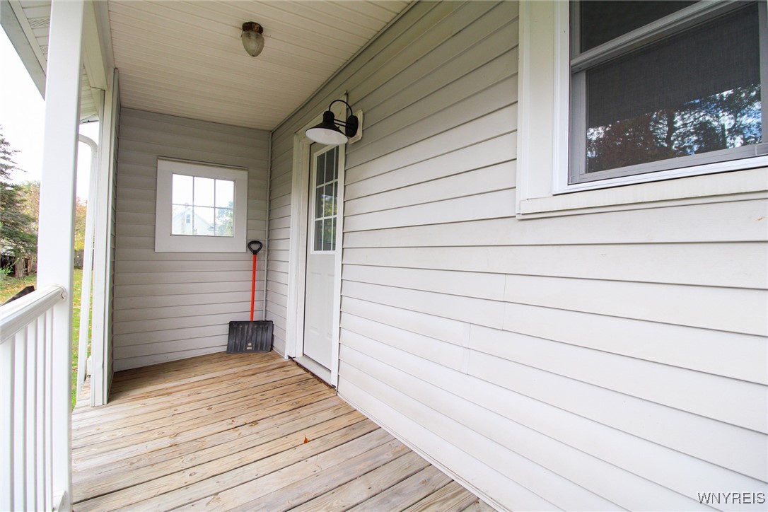 Shelby, New York 14103, United States, 4 Bedrooms Bedrooms, ,2 BathroomsBathrooms,Residential,Active,231479