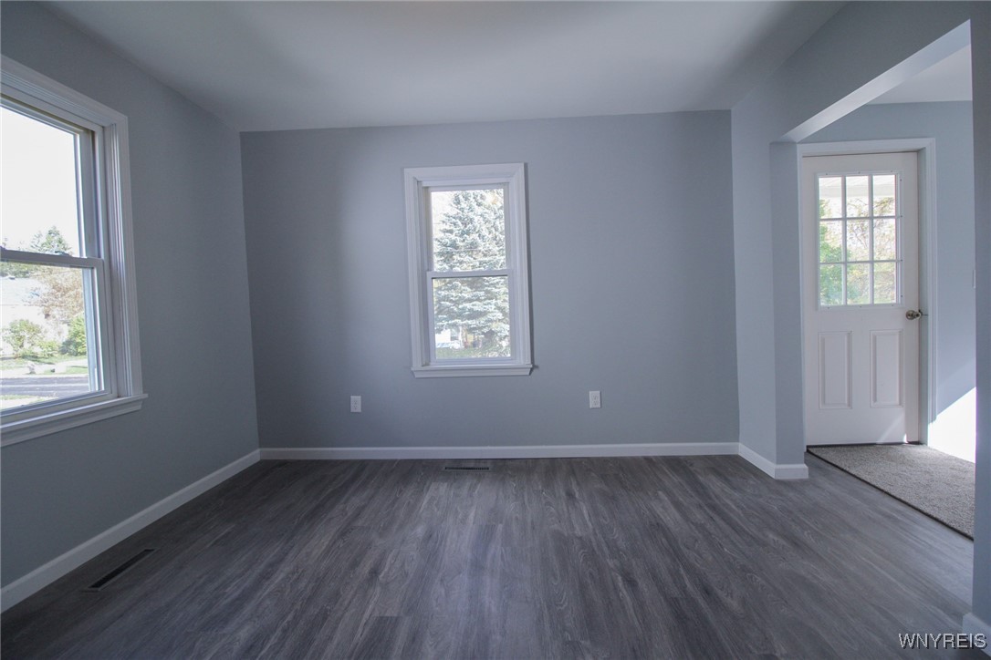 Shelby, New York 14103, United States, 4 Bedrooms Bedrooms, ,2 BathroomsBathrooms,Residential,Active,231479