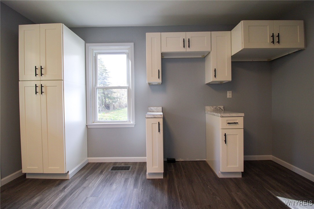 Shelby, New York 14103, United States, 4 Bedrooms Bedrooms, ,2 BathroomsBathrooms,Residential,Active,231479