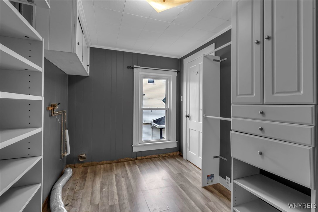 Royalton, New York 14105, United States, 5 Bedrooms Bedrooms, ,2 BathroomsBathrooms,Residential,Pending,33469