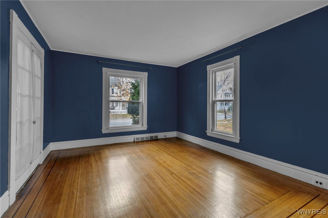 Royalton, New York 14105, United States, 5 Bedrooms Bedrooms, ,2 BathroomsBathrooms,Residential,Pending,33469