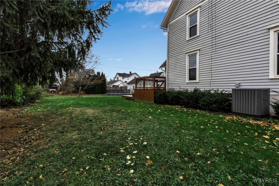 Royalton, New York 14105, United States, 5 Bedrooms Bedrooms, ,2 BathroomsBathrooms,Residential,Pending,33469