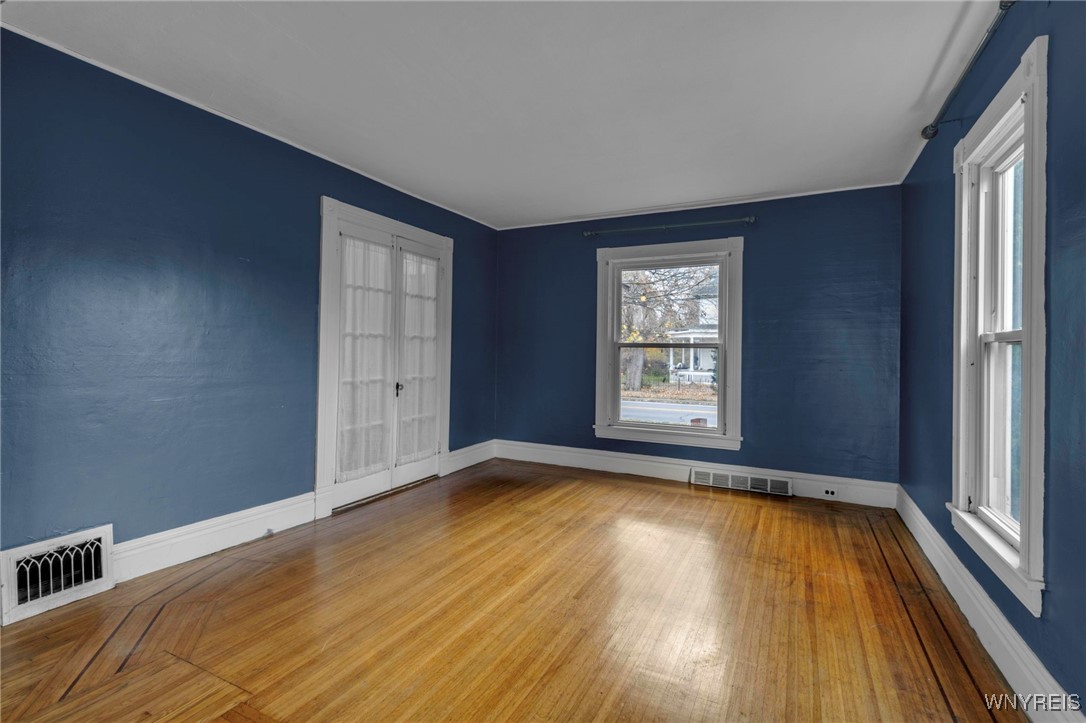 Royalton, New York 14105, United States, 5 Bedrooms Bedrooms, ,2 BathroomsBathrooms,Residential,Pending,33469