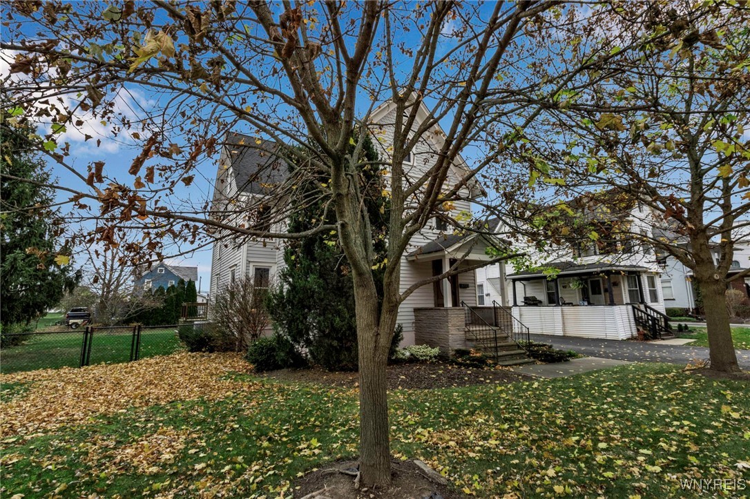 Royalton, New York 14105, United States, 5 Bedrooms Bedrooms, ,2 BathroomsBathrooms,Residential,Pending,33469