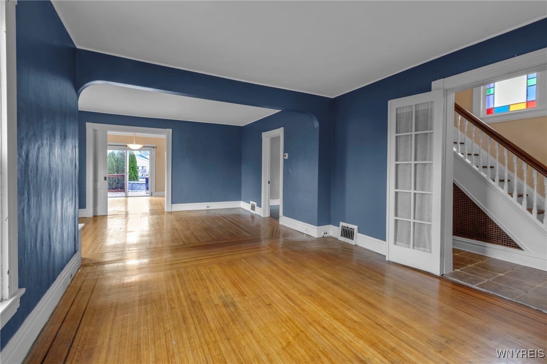 Royalton, New York 14105, United States, 5 Bedrooms Bedrooms, ,2 BathroomsBathrooms,Residential,Pending,33469