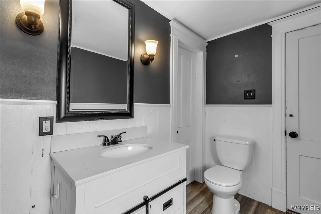 Royalton, New York 14105, United States, 5 Bedrooms Bedrooms, ,2 BathroomsBathrooms,Residential,Pending,33469