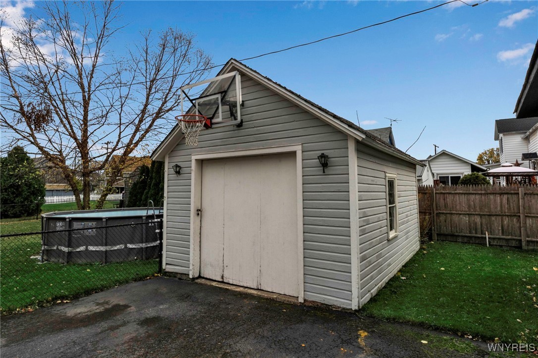 Royalton, New York 14105, United States, 5 Bedrooms Bedrooms, ,2 BathroomsBathrooms,Residential,Pending,33469