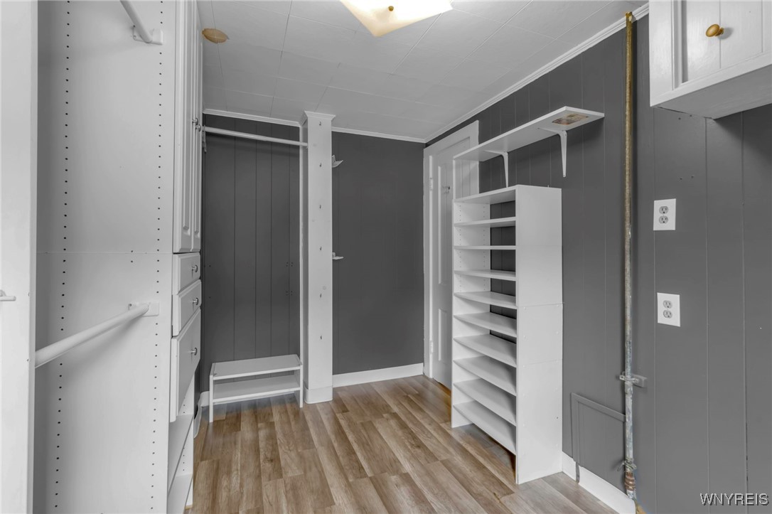 Royalton, New York 14105, United States, 5 Bedrooms Bedrooms, ,2 BathroomsBathrooms,Residential,Pending,33469