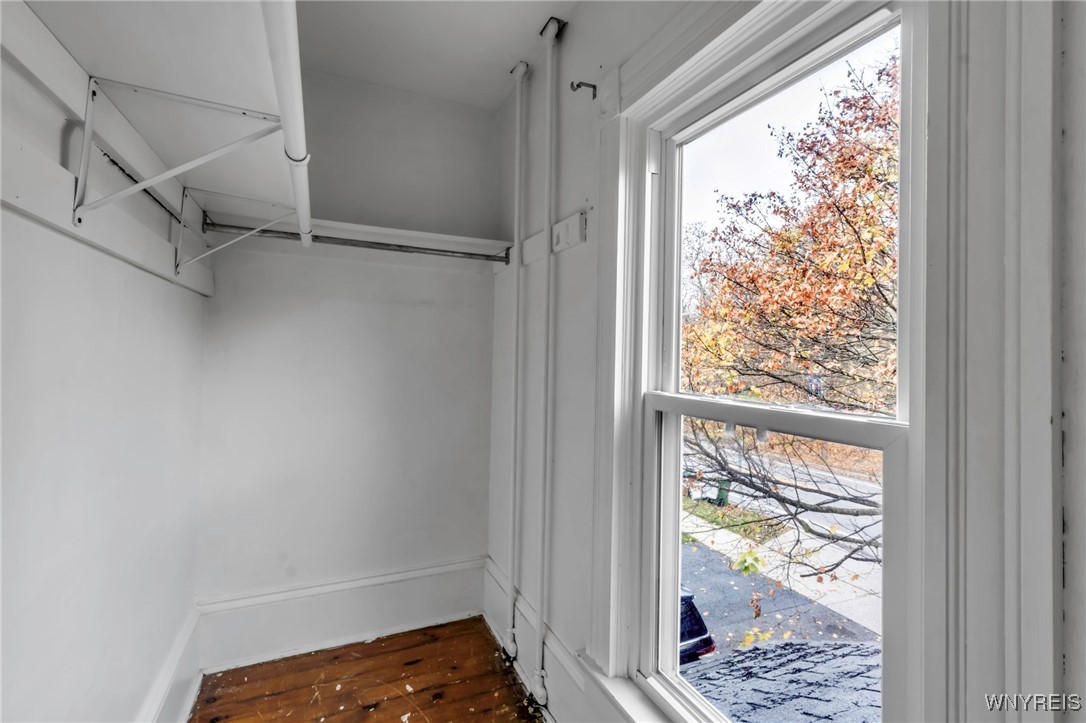 Royalton, New York 14105, United States, 5 Bedrooms Bedrooms, ,2 BathroomsBathrooms,Residential,Pending,33469