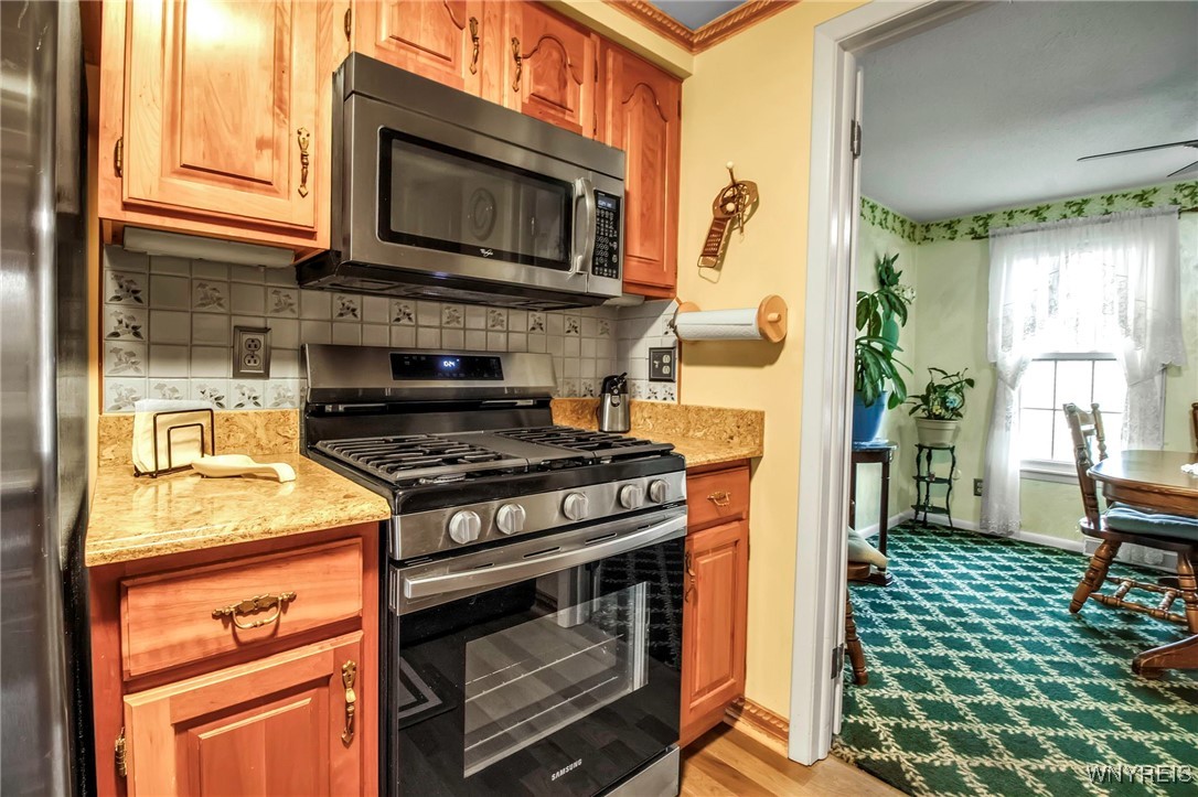 216 Stepping Stone Lane, Orchard Park, New York image 12