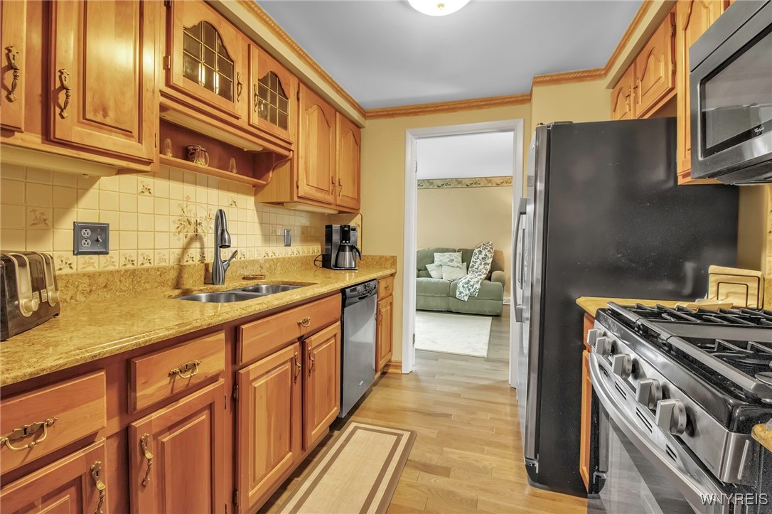 216 Stepping Stone Lane, Orchard Park, New York image 9