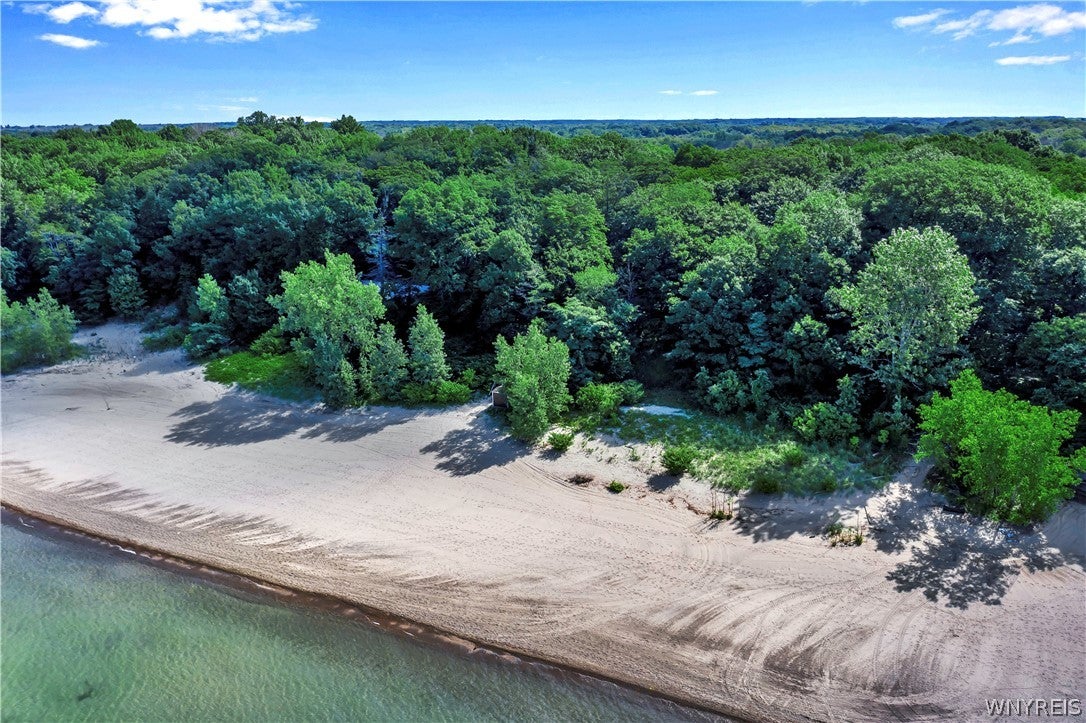 8462 Lake Shore Road