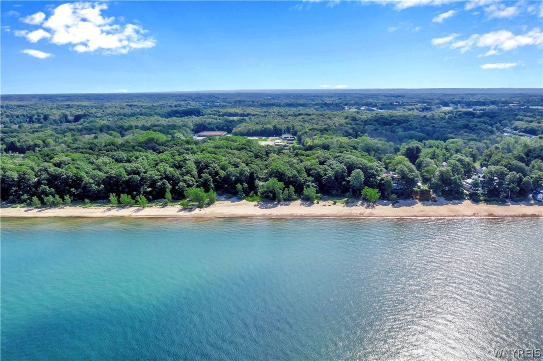 8462 Lake Shore Road