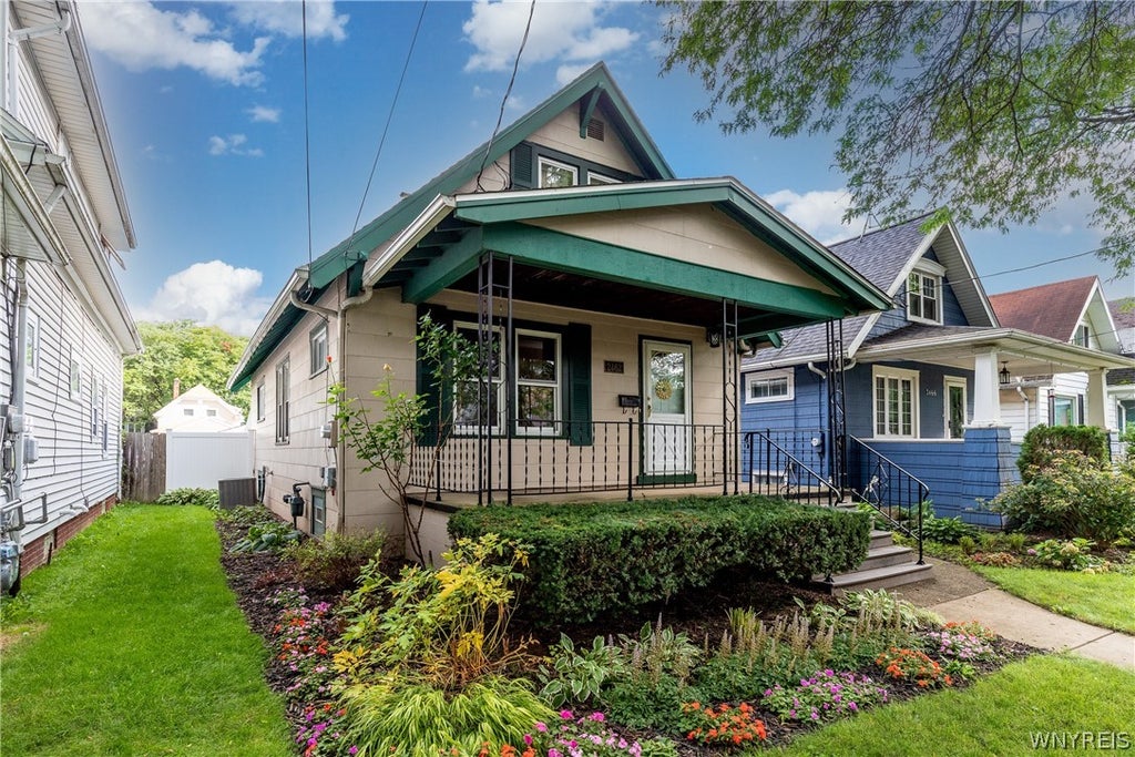 Photo of 2462 Willow Avenue, Niagara Falls, NY 14305 (MLS # B1710277)