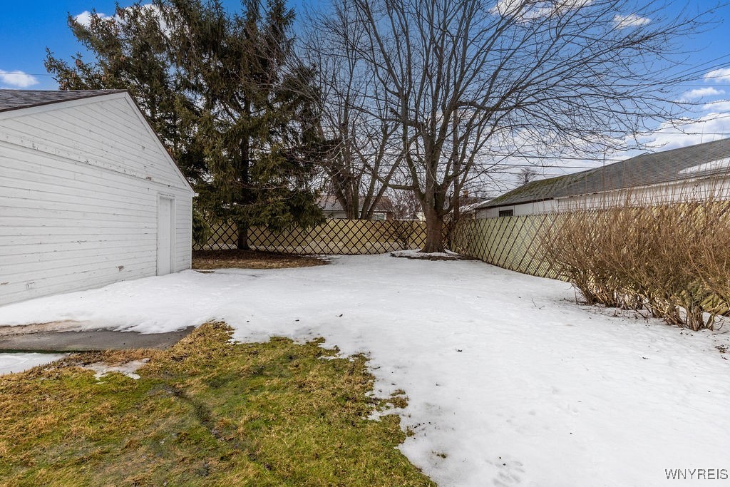 300 Danbury Drive, Cheektowaga, New York image 5