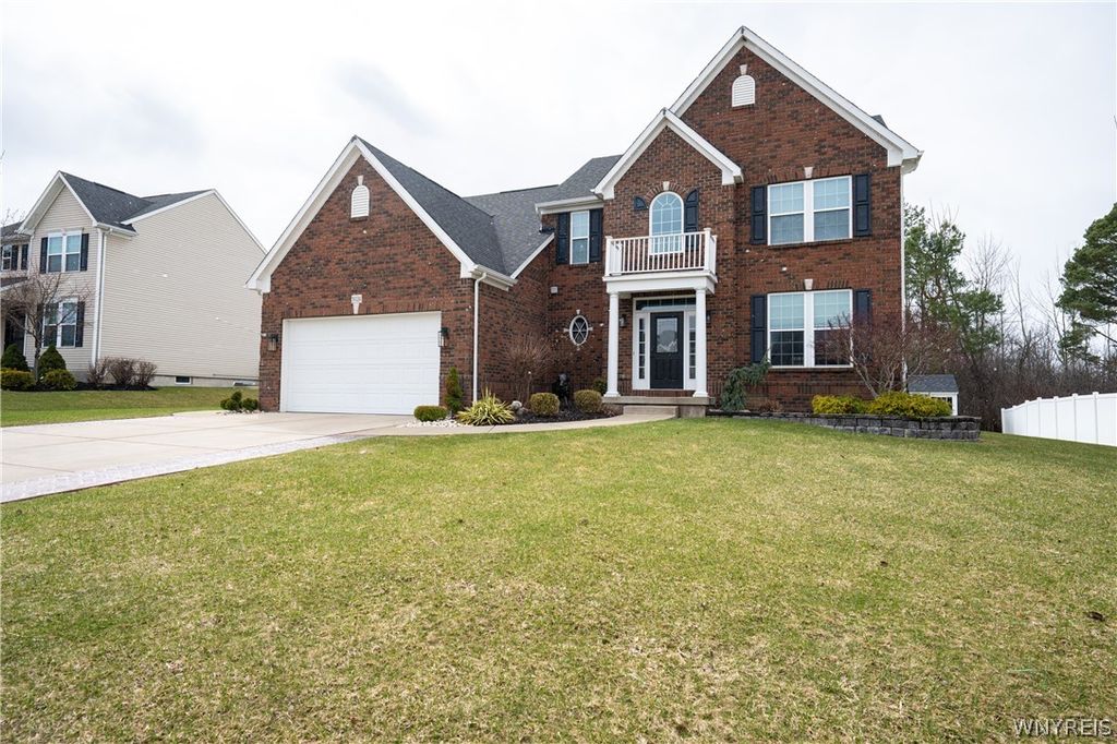 Photo of 5024 Woodway Court, Hamburg, NY 14075 (MLS # B1667961)