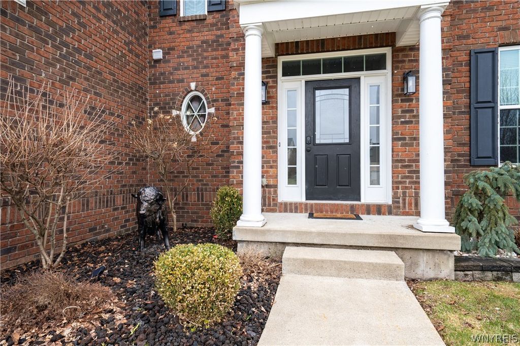 Photo of 5024 Woodway Court, Hamburg, NY 14075 (MLS # B1667961)