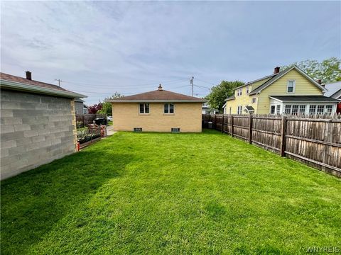 Tiny photo for 40 Hawro Place, Lancaster, NY 14043 (MLS # B1673851)