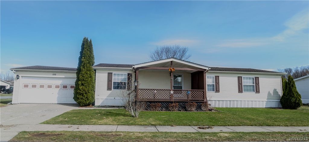 Photo of 100 Golden Pond Est Boulevard, Newstead, NY 14001 (MLS # B1668874)