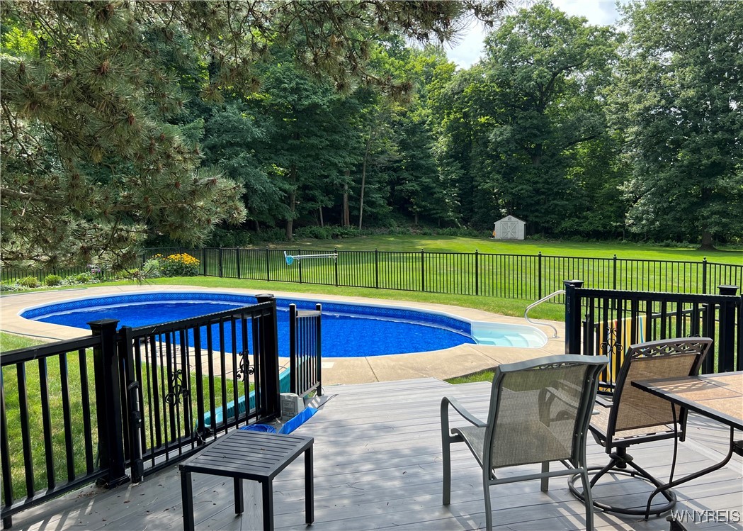 9119 Hillview Drive, Clarence, New York image 2