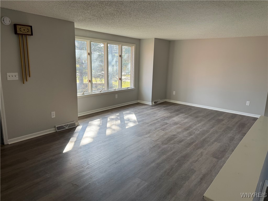 1148 Penora Street, Lancaster, New York image 6