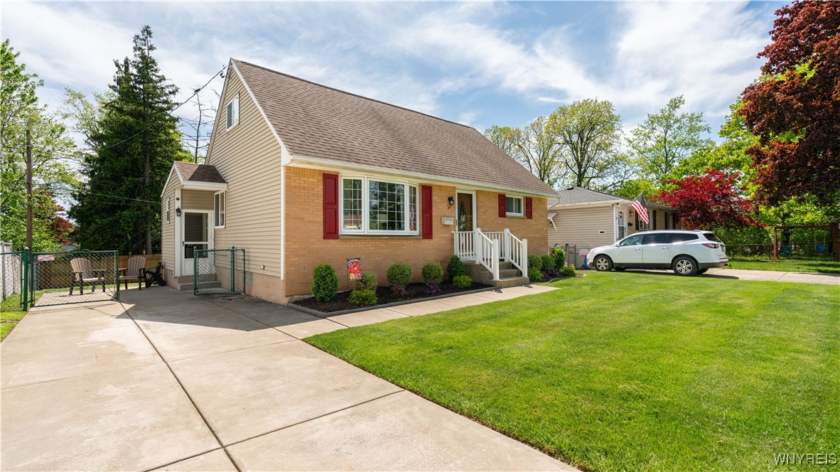 26 Domino Court, Lancaster, New York image 2