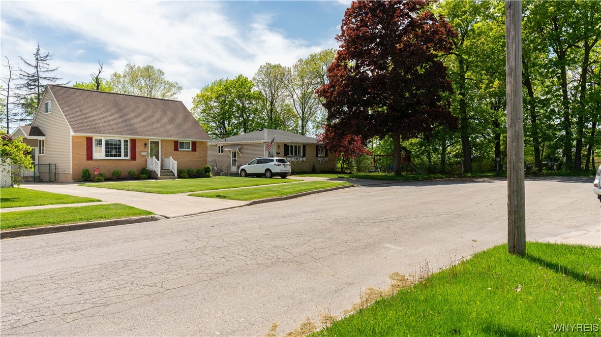 26 Domino Court, Lancaster, New York image 4