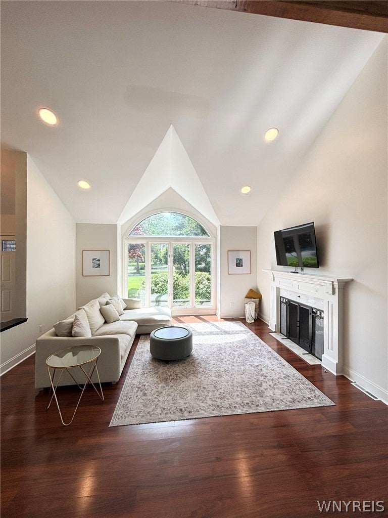 6035 Whitegate Crossing