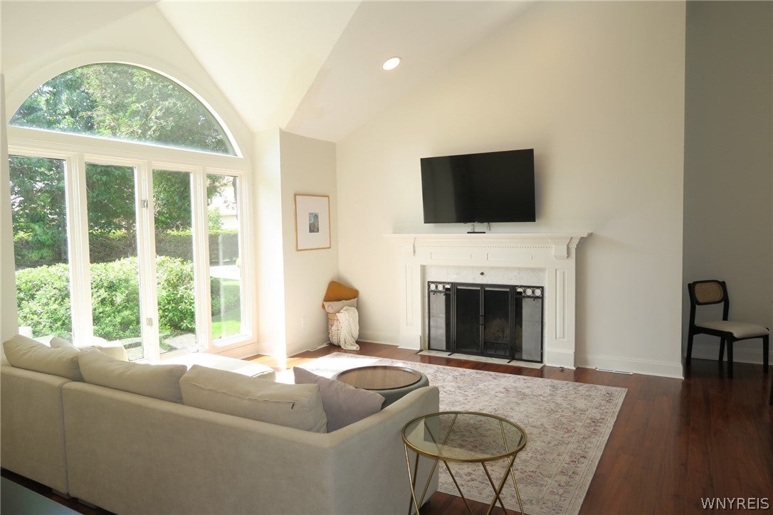 6035 Whitegate Crossing