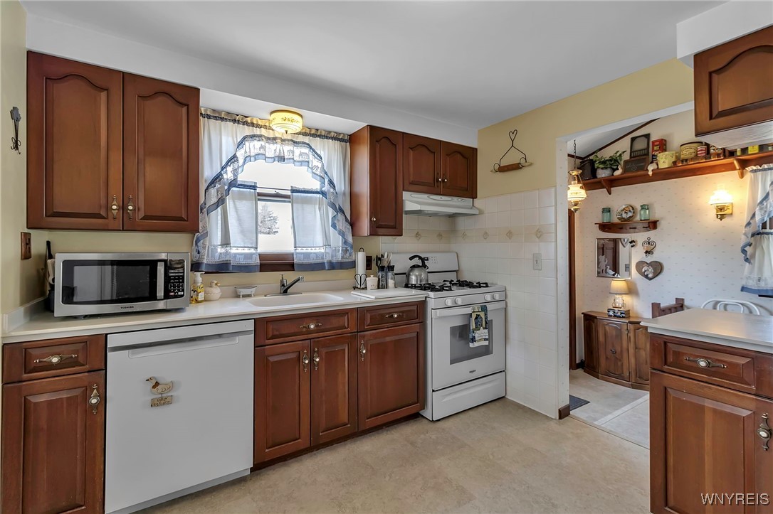 1288 Cleveland Drive, Cheektowaga, New York image 9