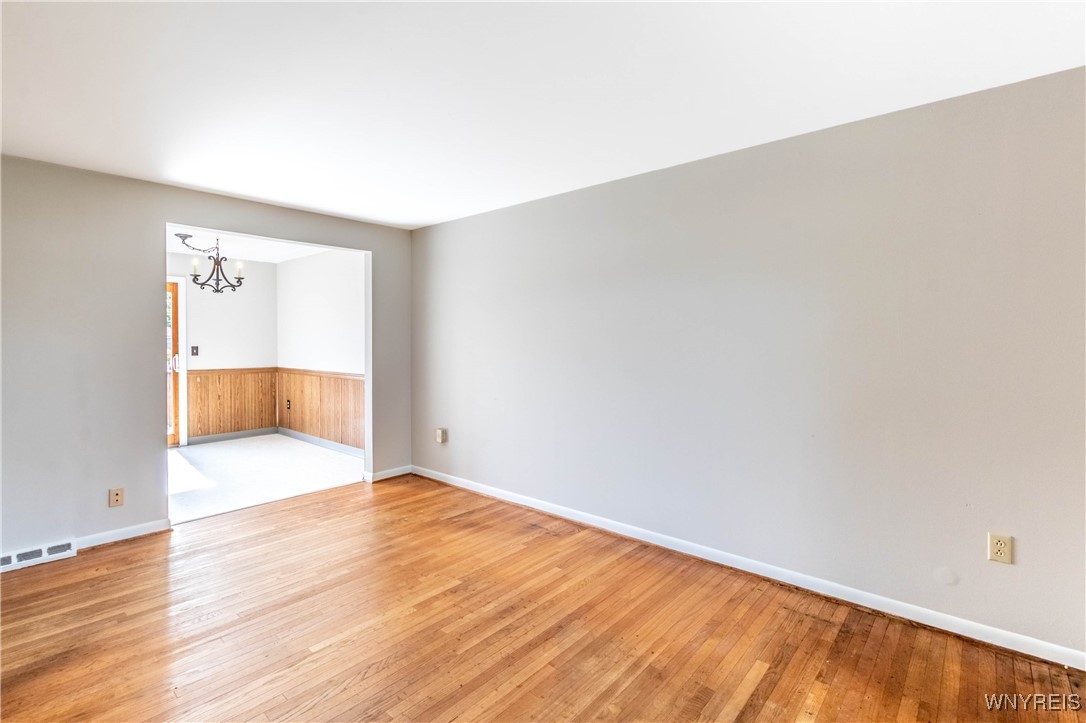 21 Francine Lane, Cheektowaga, New York image 12