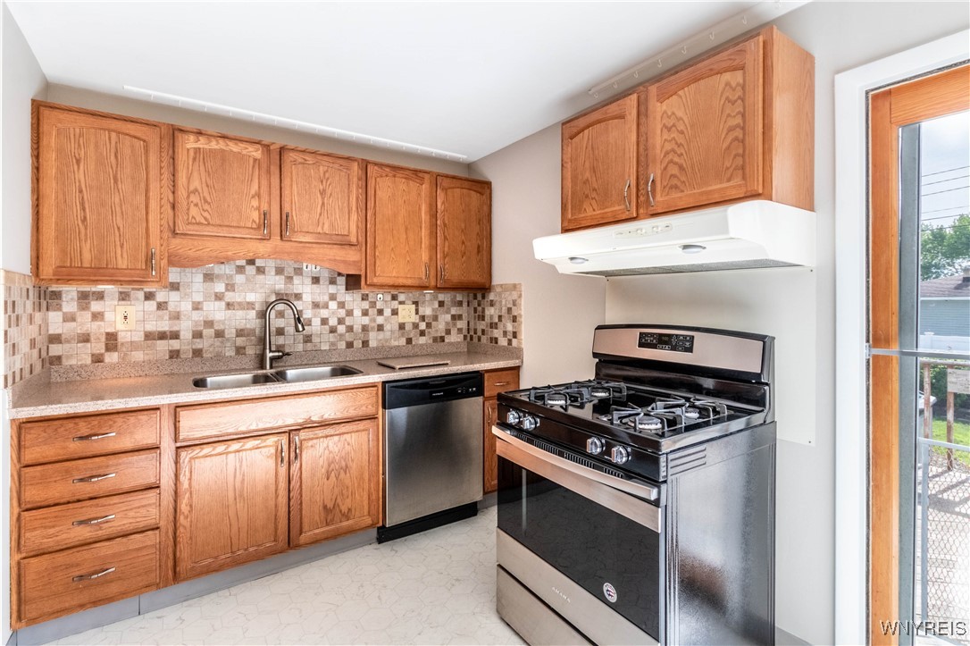 21 Francine Lane, Cheektowaga, New York image 4