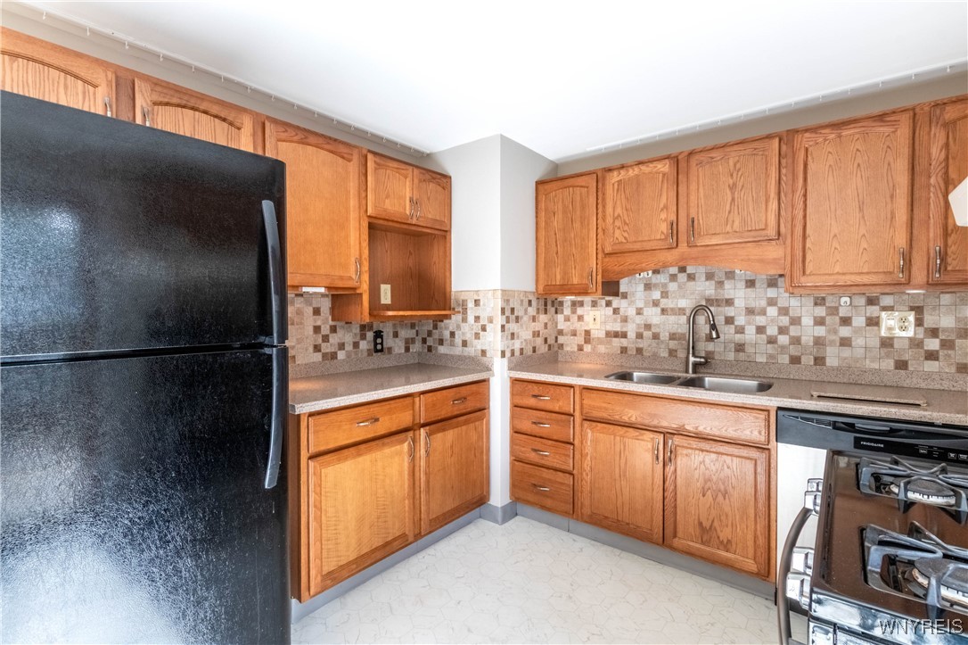 21 Francine Lane, Cheektowaga, New York image 5