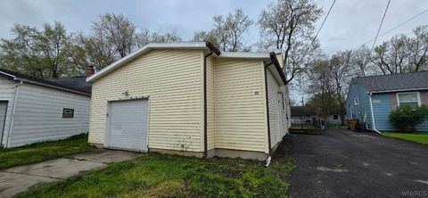 24 Starcrest Drive Buffalo NY 14225