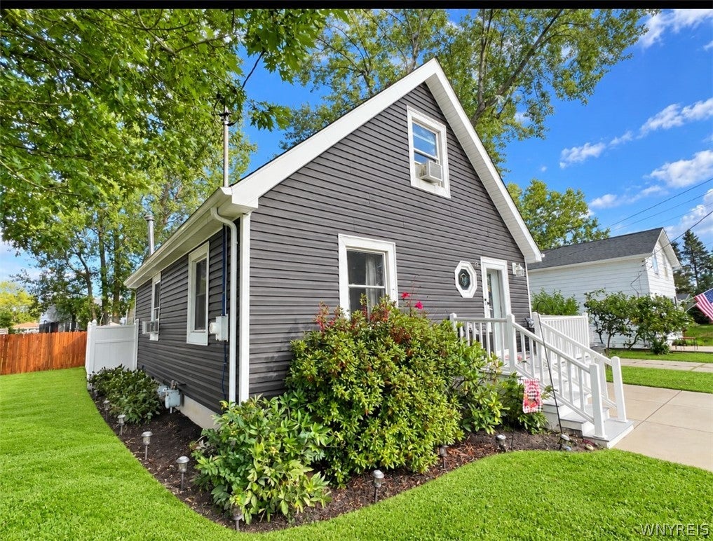 32 Iroquois Avenue