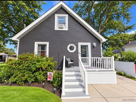 Tiny photo for 32 Iroquois Avenue, Lancaster, NY 14086 (MLS # B1714967)