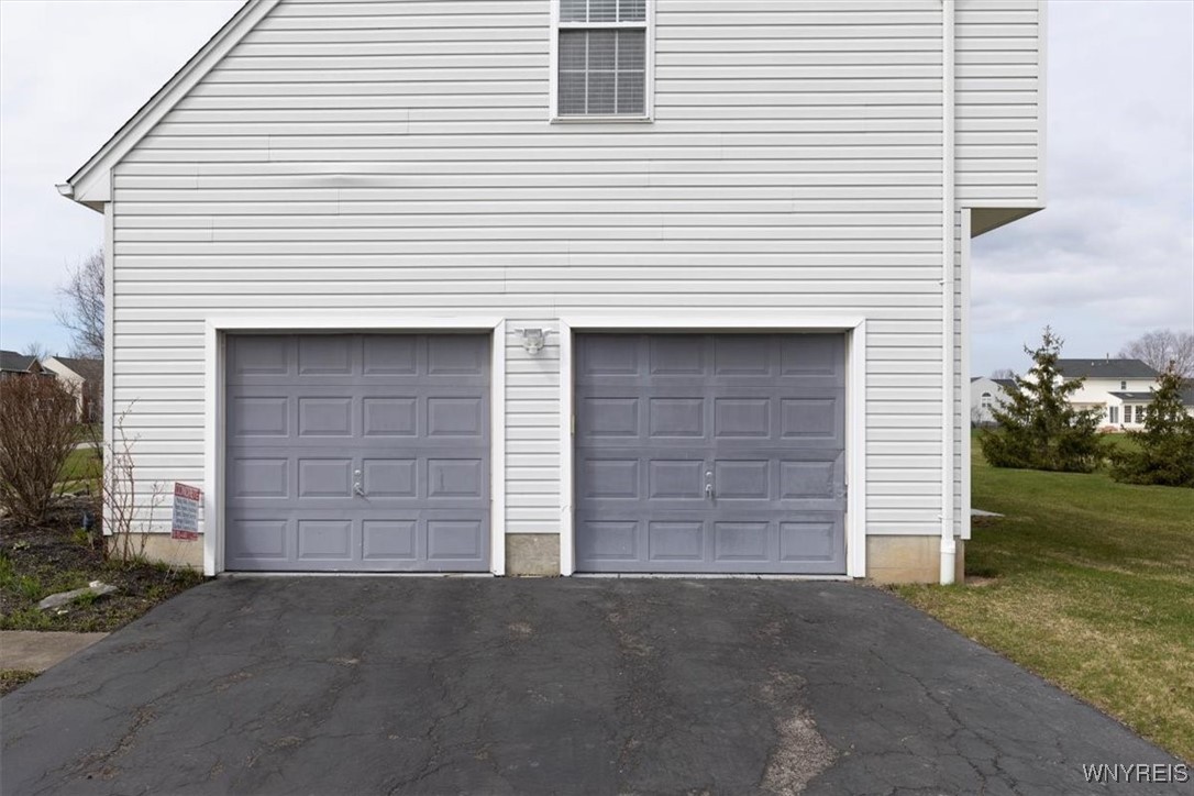 5689 Field Brook Drive, Clarence, New York image 24