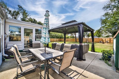 Tiny photo for 4 Highview Court, Cheektowaga, NY 14215 (MLS # B1635718)