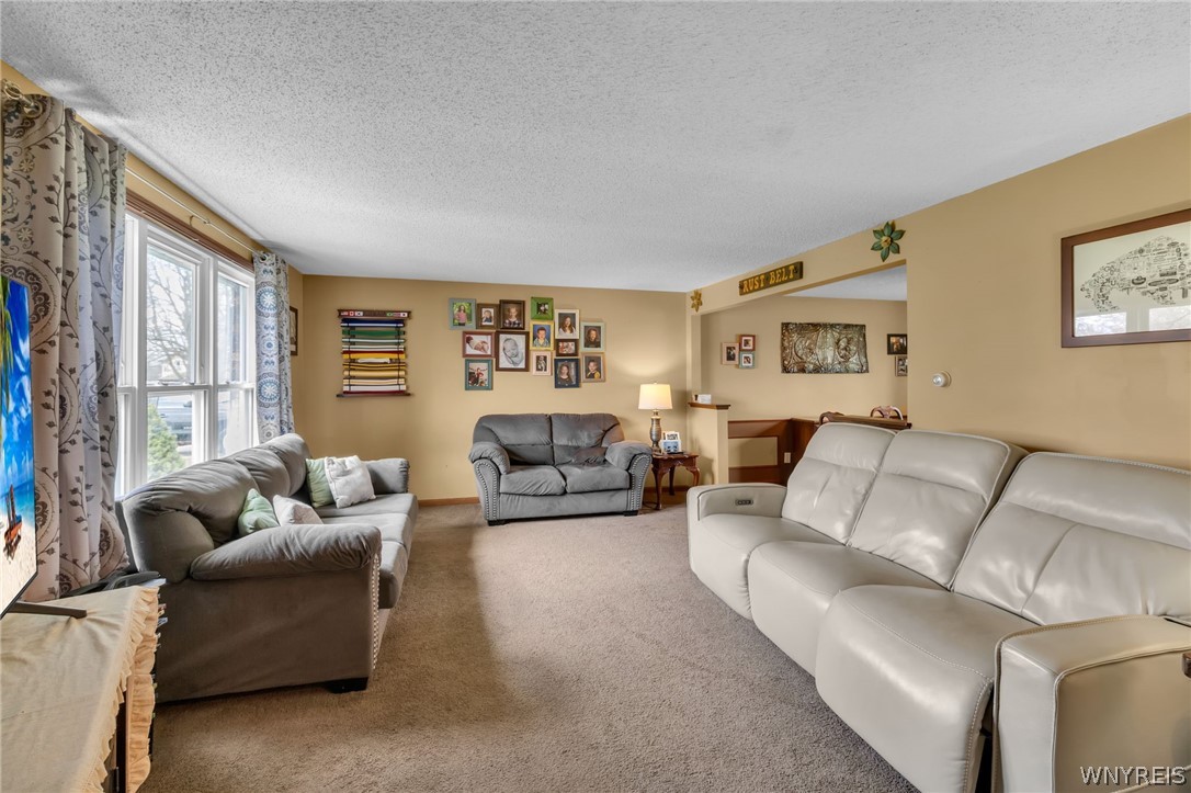 12 Rollingwood Drive