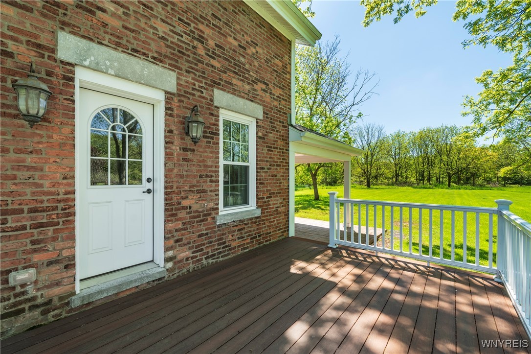 8785 Main Street, Clarence, New York image 38